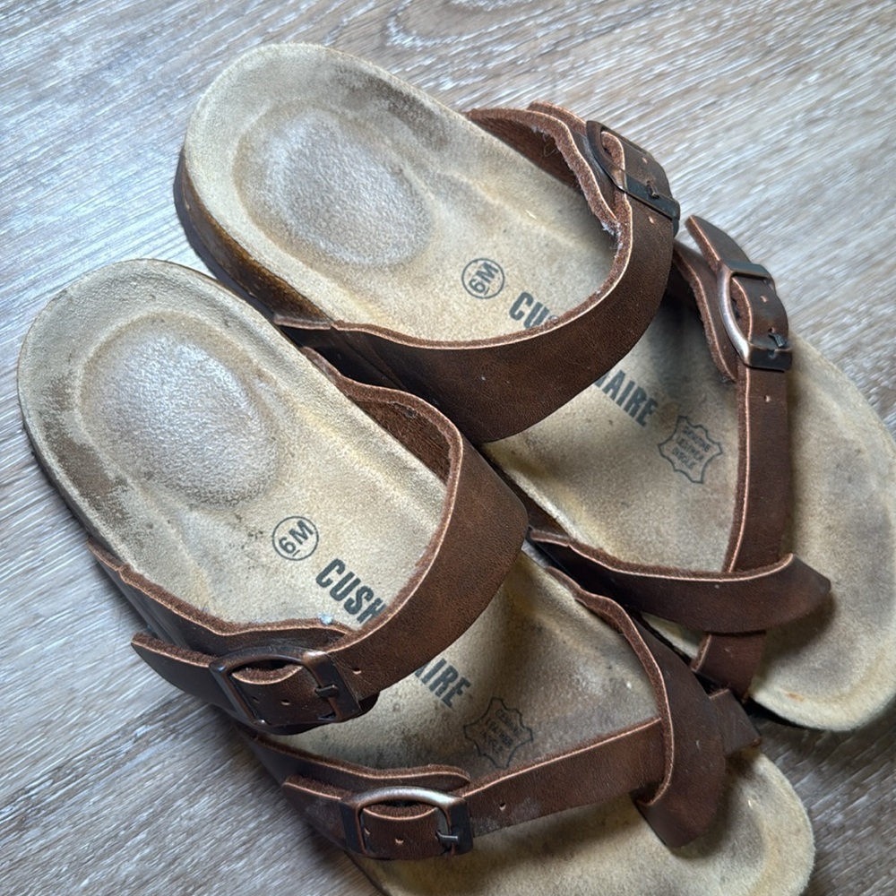 Cushionaire Women’s Brown Sandal Size 6 - Picture 2 of 5